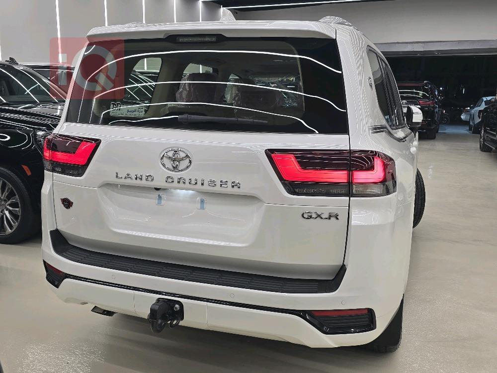 تۆیۆتا لاند کروزەر